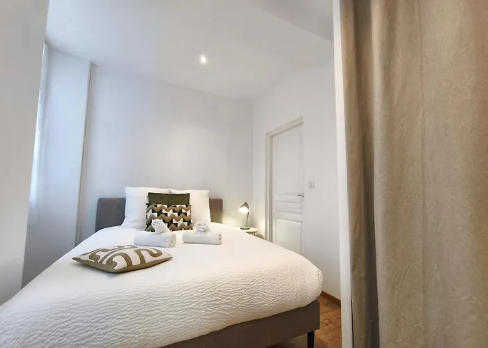 Historic Center-small Cocon-parking Available Apartment *